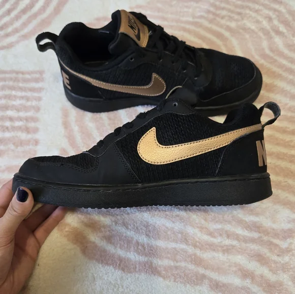 Nike Women's Court Borough Low Sneaker | 7.5 - Picture 4 of 14